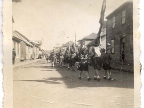 Desfile de fiestas patrias de brigada scouts
