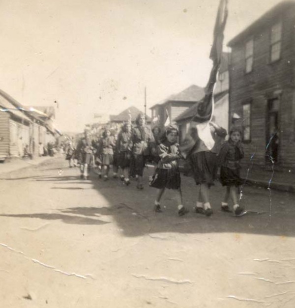 Desfile de fiestas patrias de brigada scouts