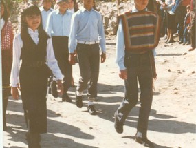 Niños desfilando en Carén