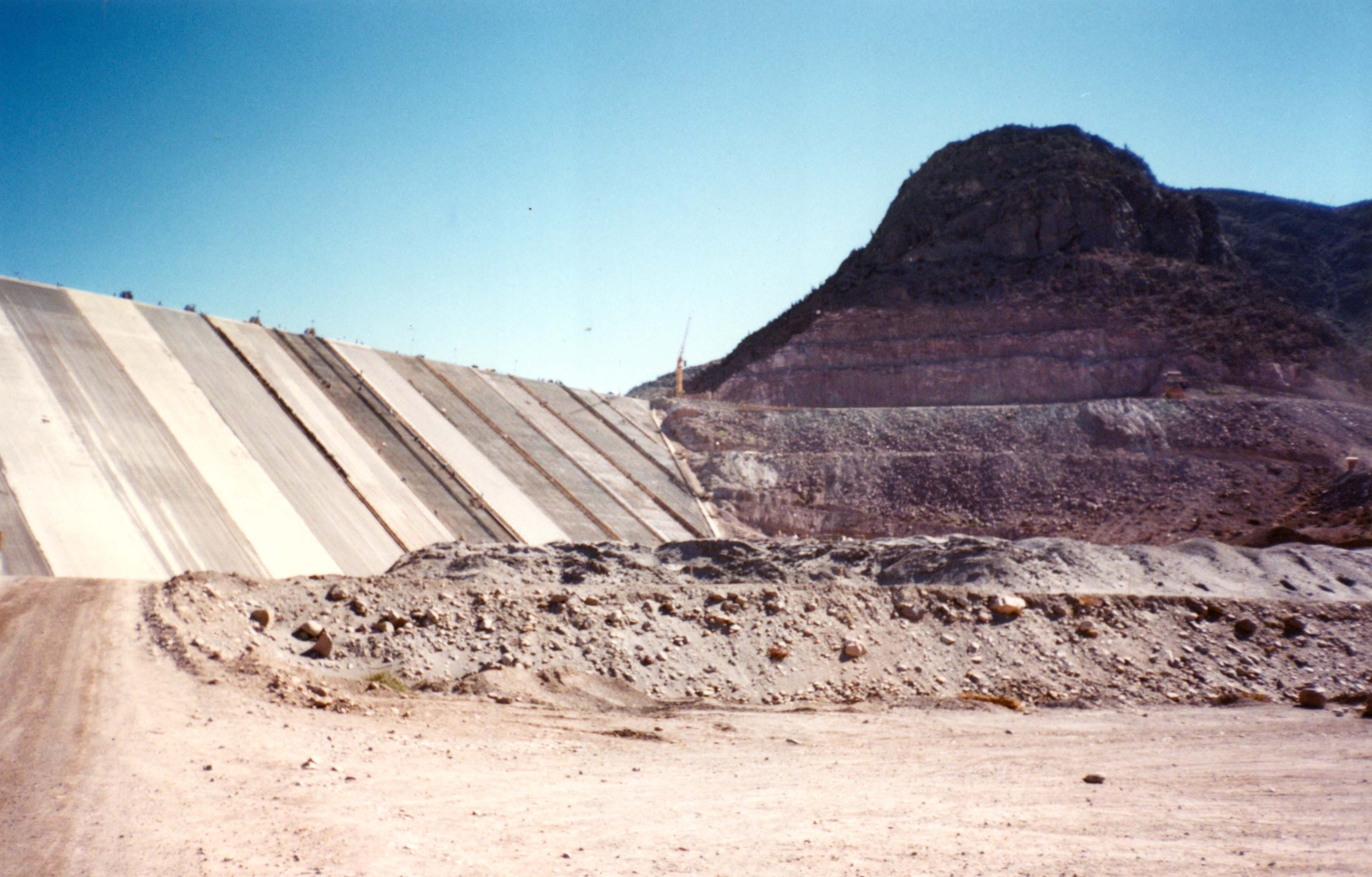 Construcción del embalse Puclaro