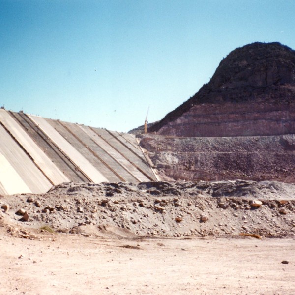 Construcción del embalse Puclaro