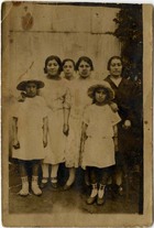 Mujeres de la familia Flandez Mujeres de la familia Flandez