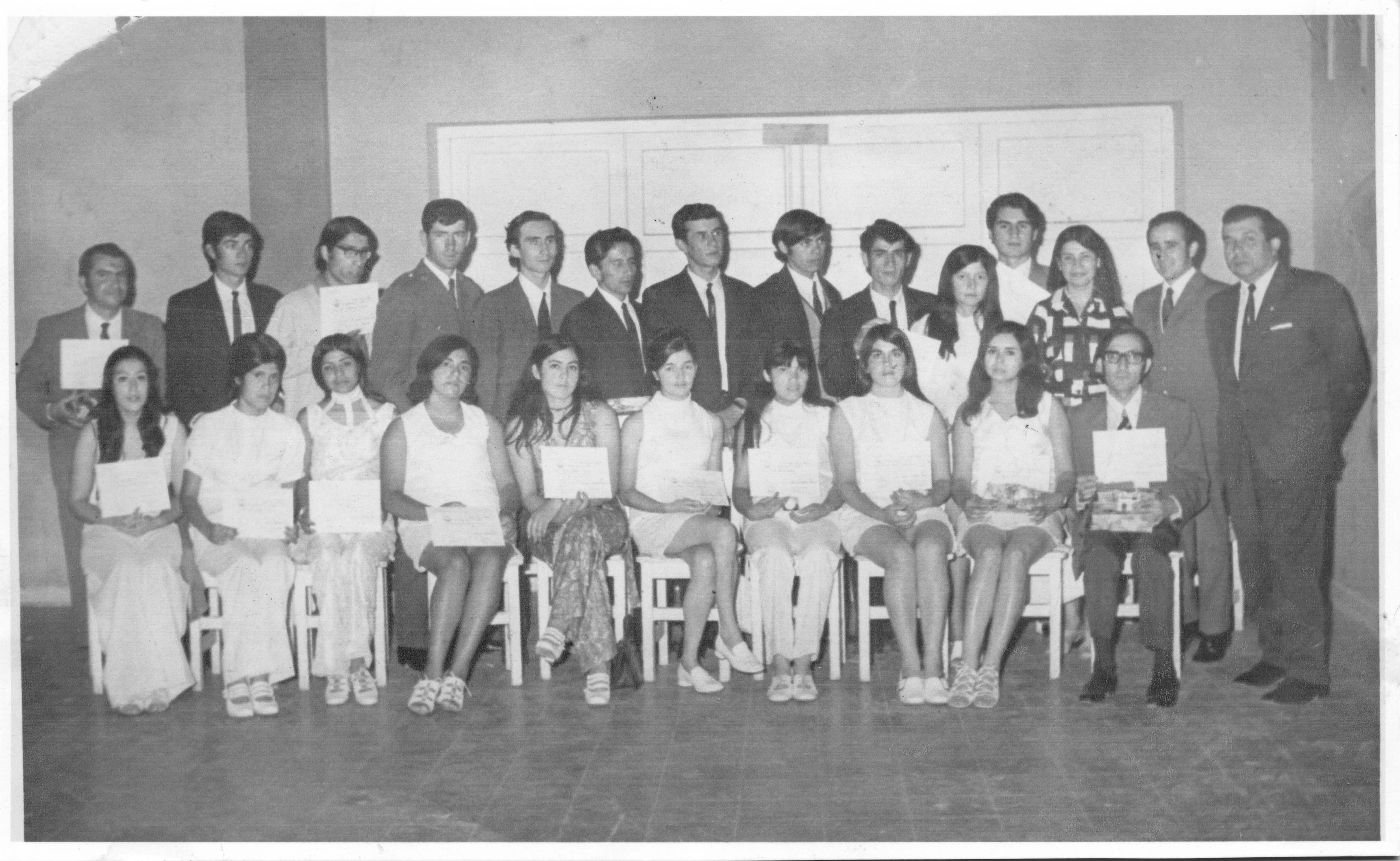 Graduación en el Liceo Nocturno de Vicuña Graduación en el Liceo Nocturno de Vicuña