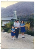 Hermanas Nuñez Morgado saliendo de misa Hermanas Nuñez Morgado saliendo de misa