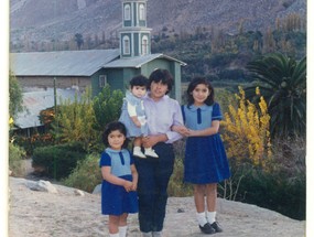 Hermanas Nuñez Morgado saliendo de misa