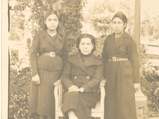 Leonor y compañeras de trabajo Leonor y compañeras de trabajo