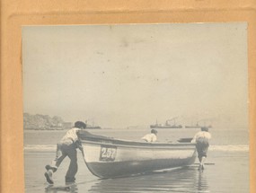 Lanzando el bote al mar