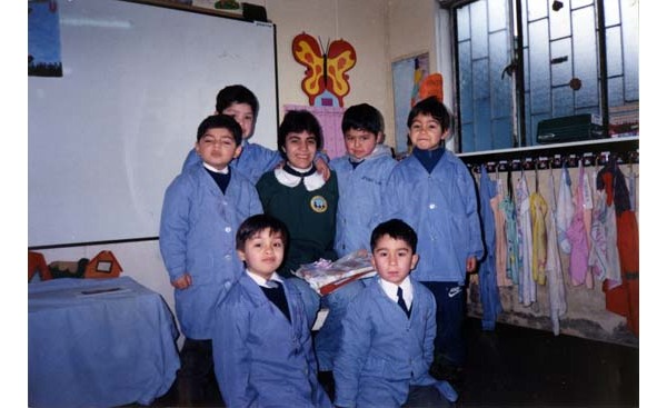 Estudiantes de la escuela Irene Frei de Cid