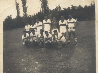 Jugadores del equipo de fútbol "Relámpago" de Quemchi