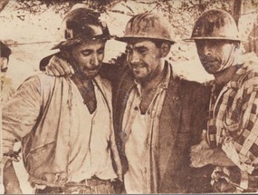 Rescatistas de mineros del yacimiento "Flor de té" Rescatistas de mineros del yacimiento "Flor de té"