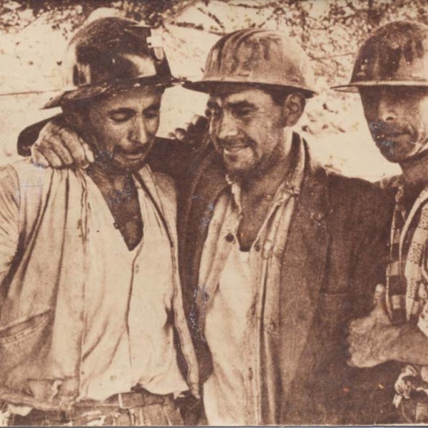 Rescatistas de mineros del yacimiento "Flor de té" Rescatistas de mineros del yacimiento "Flor de té"