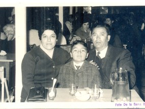 Miguel Peralta y sus padres