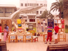 Exposición de manualidades de jóvenes del centro Arturo Prat Chacón