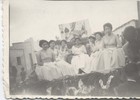 Reina y damas de honor de la fiesta de la primavera Reina y damas de honor de la fiesta de la primavera