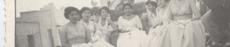 Reina y damas de honor de la fiesta de la primavera Reina y damas de honor de la fiesta de la primavera