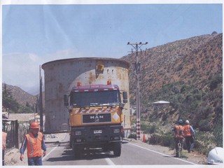Camiones rumbo a empresa minera Teck Camiones rumbo a empresa minera Teck