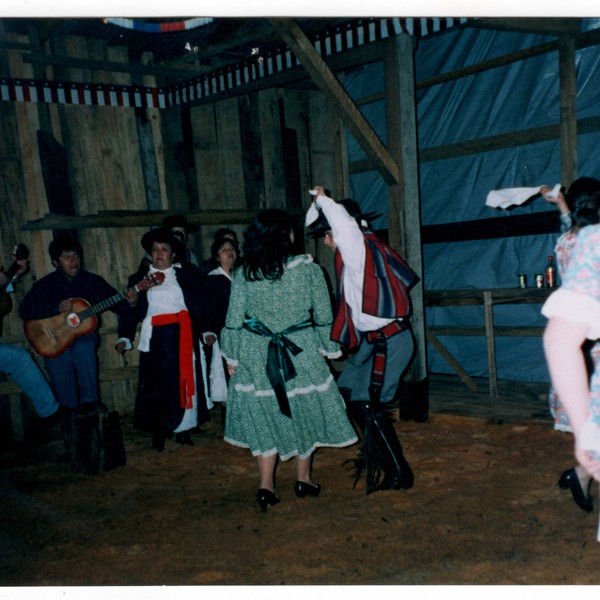 Cueca en la ramada "Chollinco"