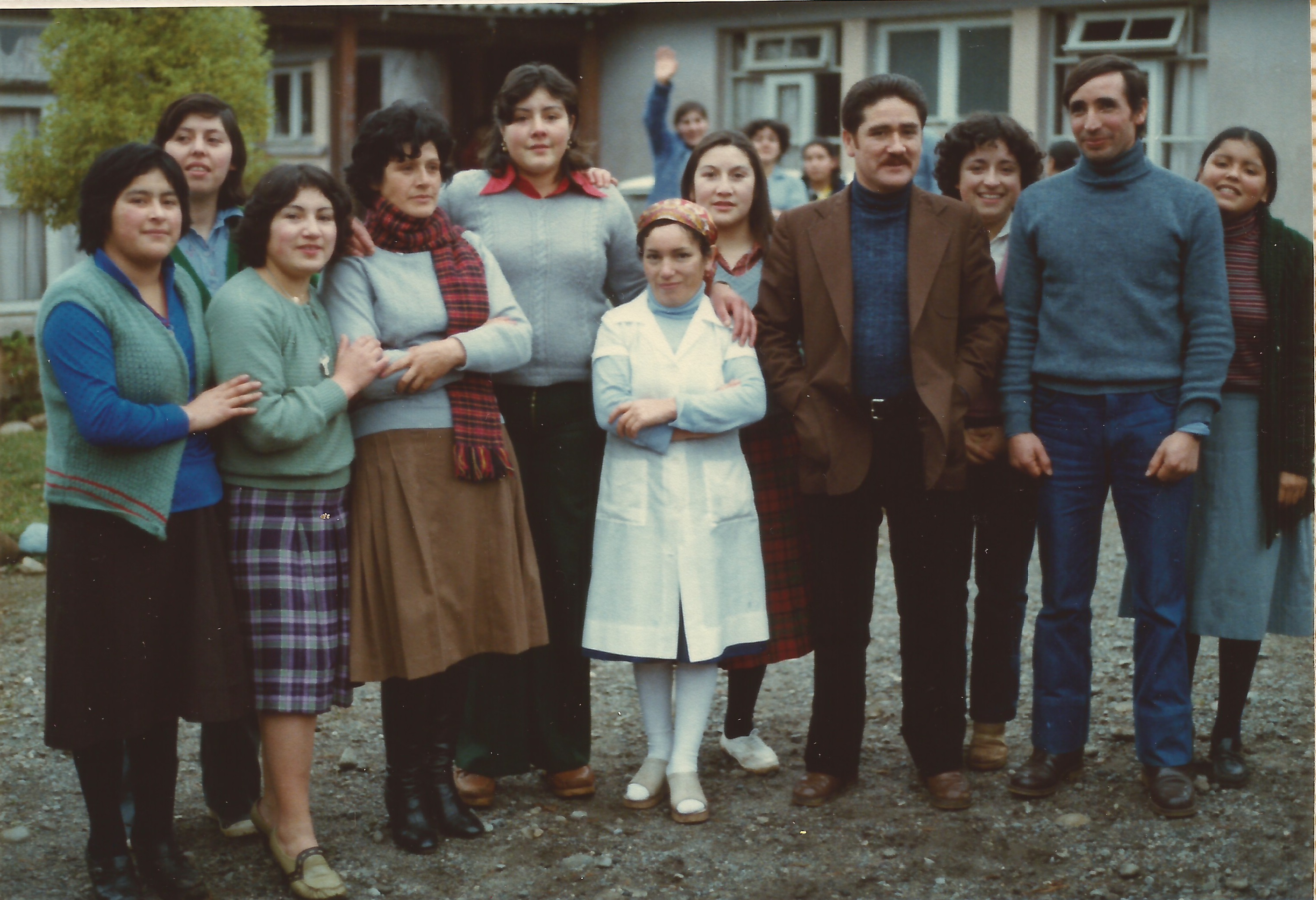 Profesores y funcionarios del Instituto Educacional Rural Profesores y funcionarios del Instituto Educacional Rural