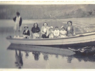 Familia Núñez Fernández en un paseo en bote