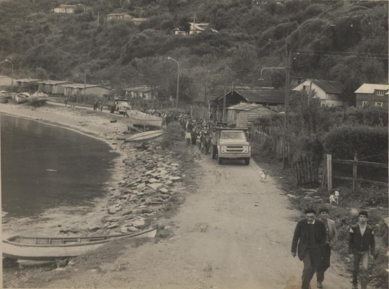 Cortejo fúnebre en caleta de Amargos