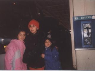 Lilian Brestao Peña y sus hijas Lilian Brestao Peña y sus hijas