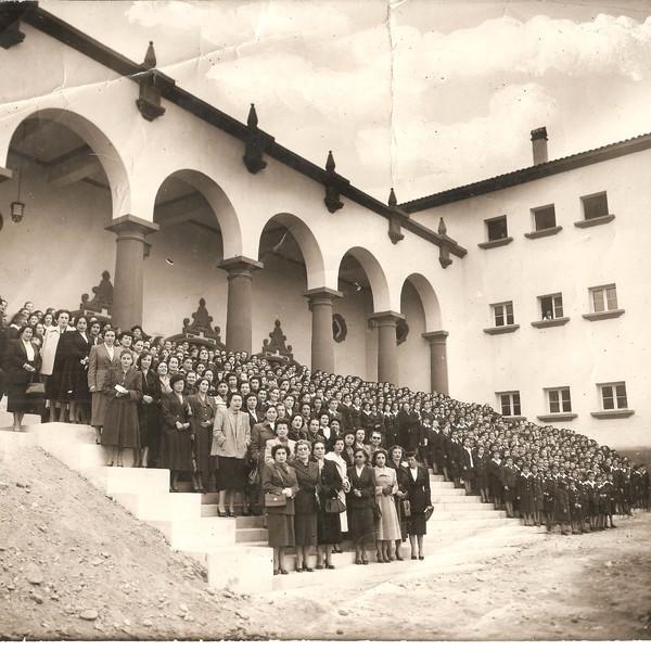 Liceo de Niñas Gabriela Mistral de La Serena Liceo de Niñas Gabriela Mistral de La Serena