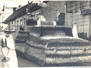 Carro alegórico del hospital de Ancud