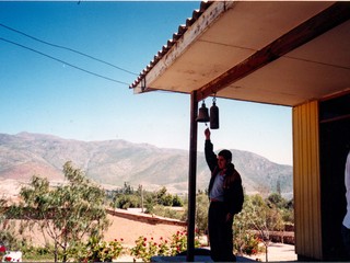 Última campanada de la escuela "Amelia Barahona" de Gualliguaica