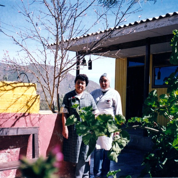 Trabajadoras de la escuela de Gualliguaica