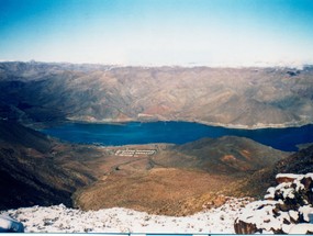 Panorámica del nuevo pueblo de Gualliguaica