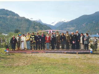 Acto cívico de fiestas patrias en Cochamó