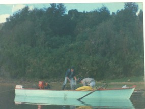 Mariscadores en el estuario del Reloncaví