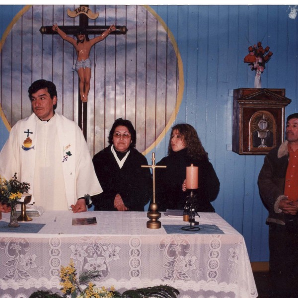 Misa en la capilla de Quellón Viejo