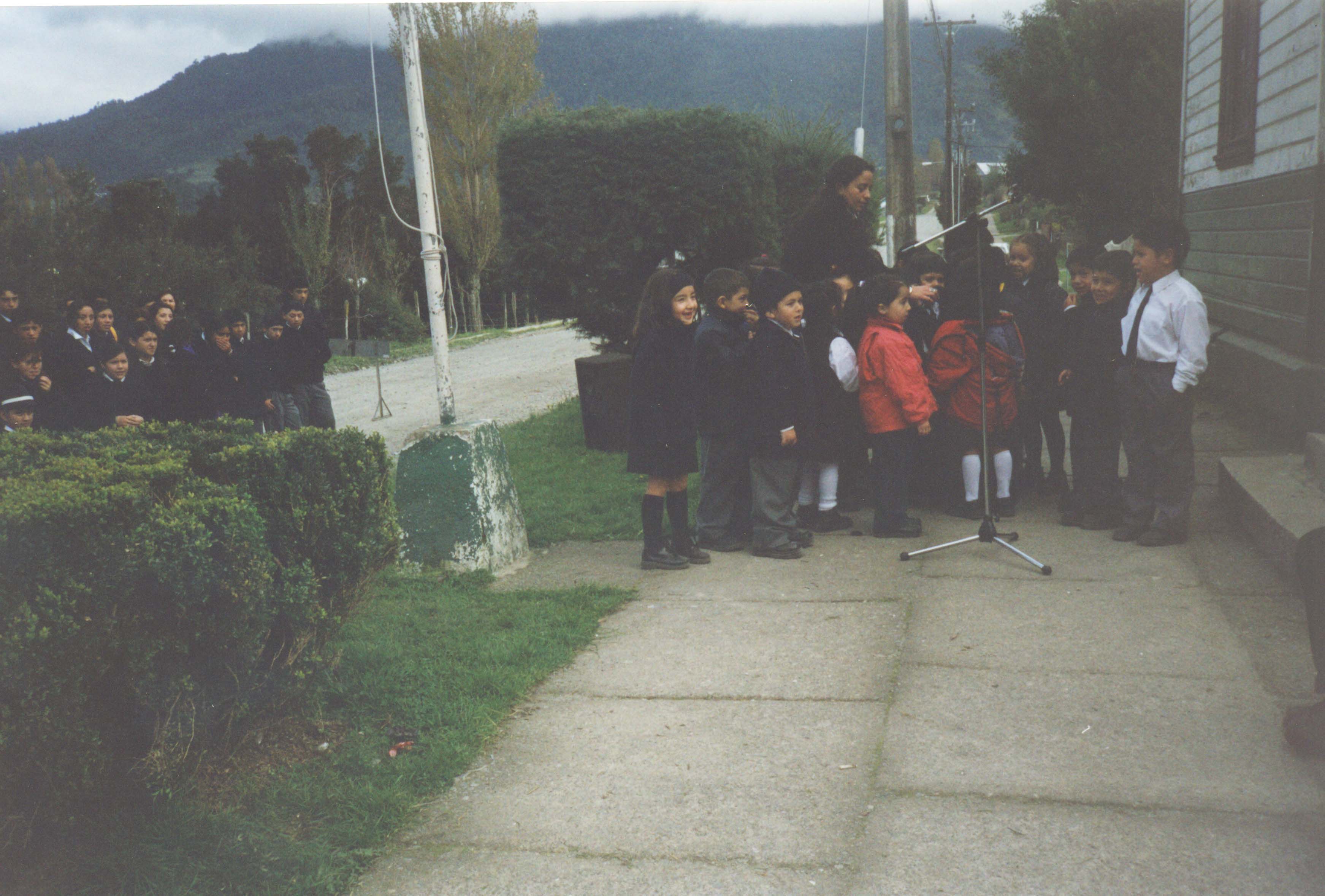 Preescolares homenajean a carabineros Preescolares homenajean a carabineros