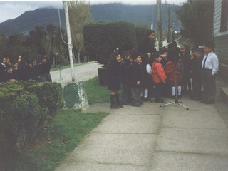 Preescolares homenajean a carabineros