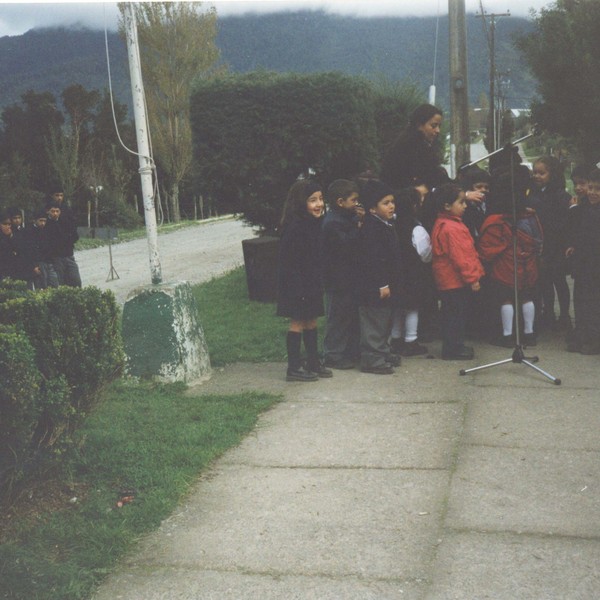 Preescolares homenajean a carabineros