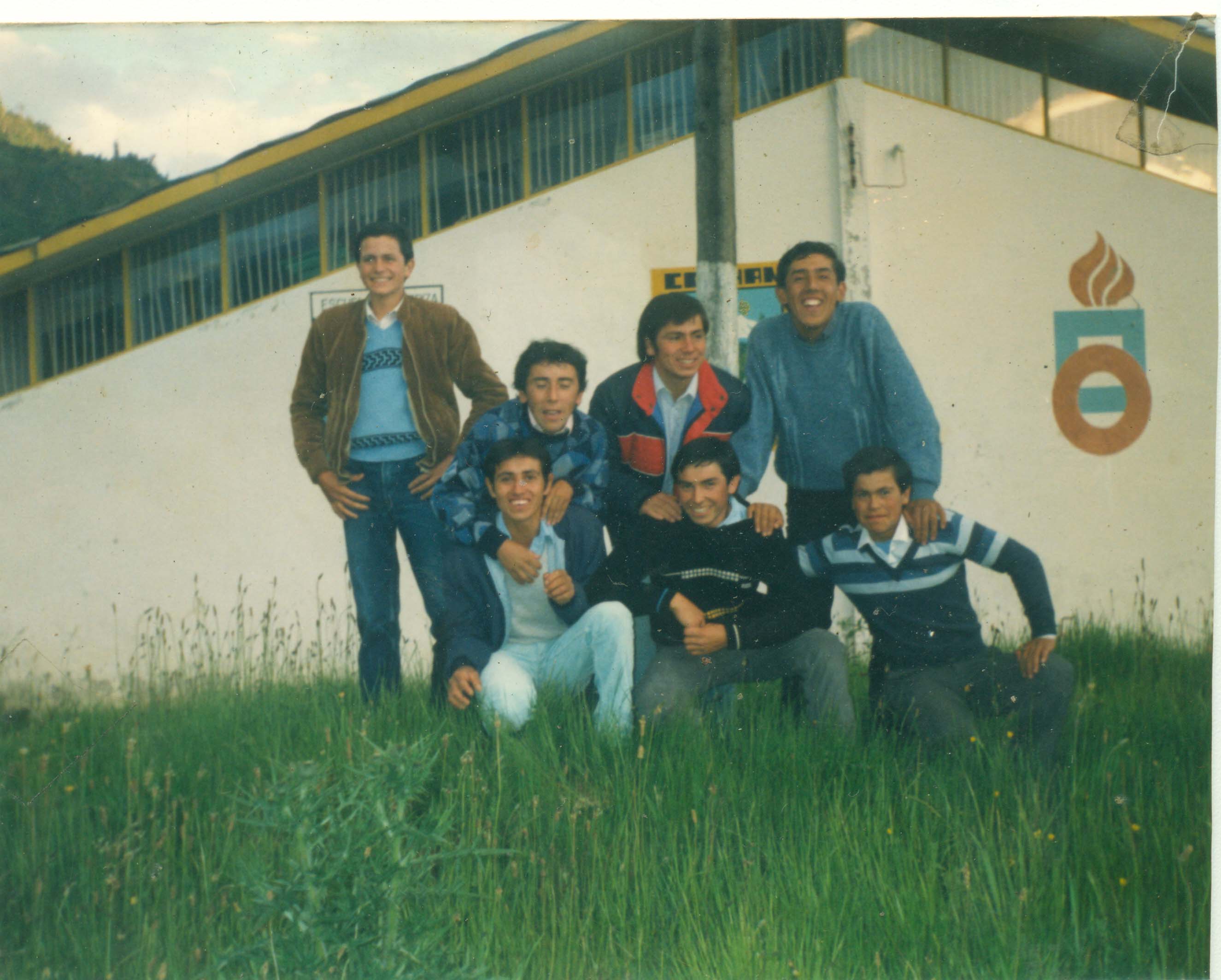 Amigos en el gimnasio municipal de Cochamó