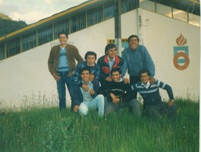 Amigos en el gimnasio municipal de Cochamó