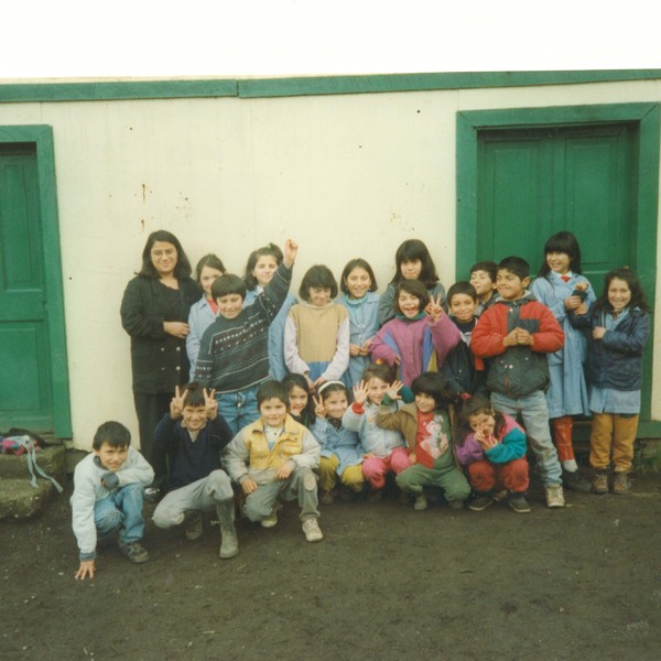 Estudiantes de la Escuela "Justo Donoso"