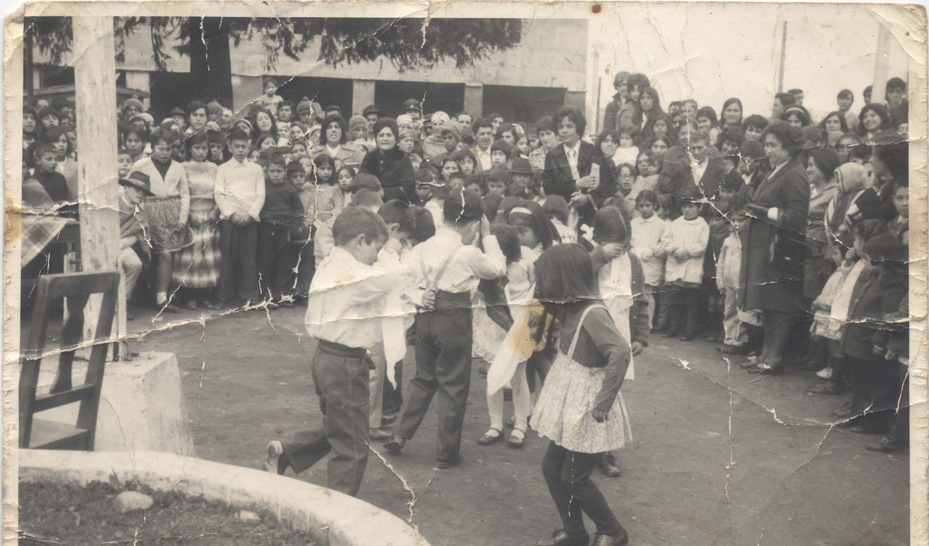 Fiestas patrias en la plaza de Quemchi