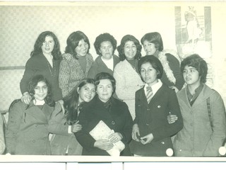 Grupo de alumnas junto a profesoras