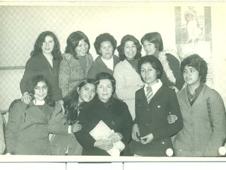Grupo de alumnas junto a profesoras Grupo de alumnas junto a profesoras