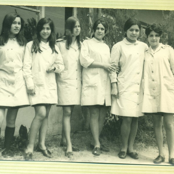 Alumnas de la Escuela Normal N° 2 de Santiago