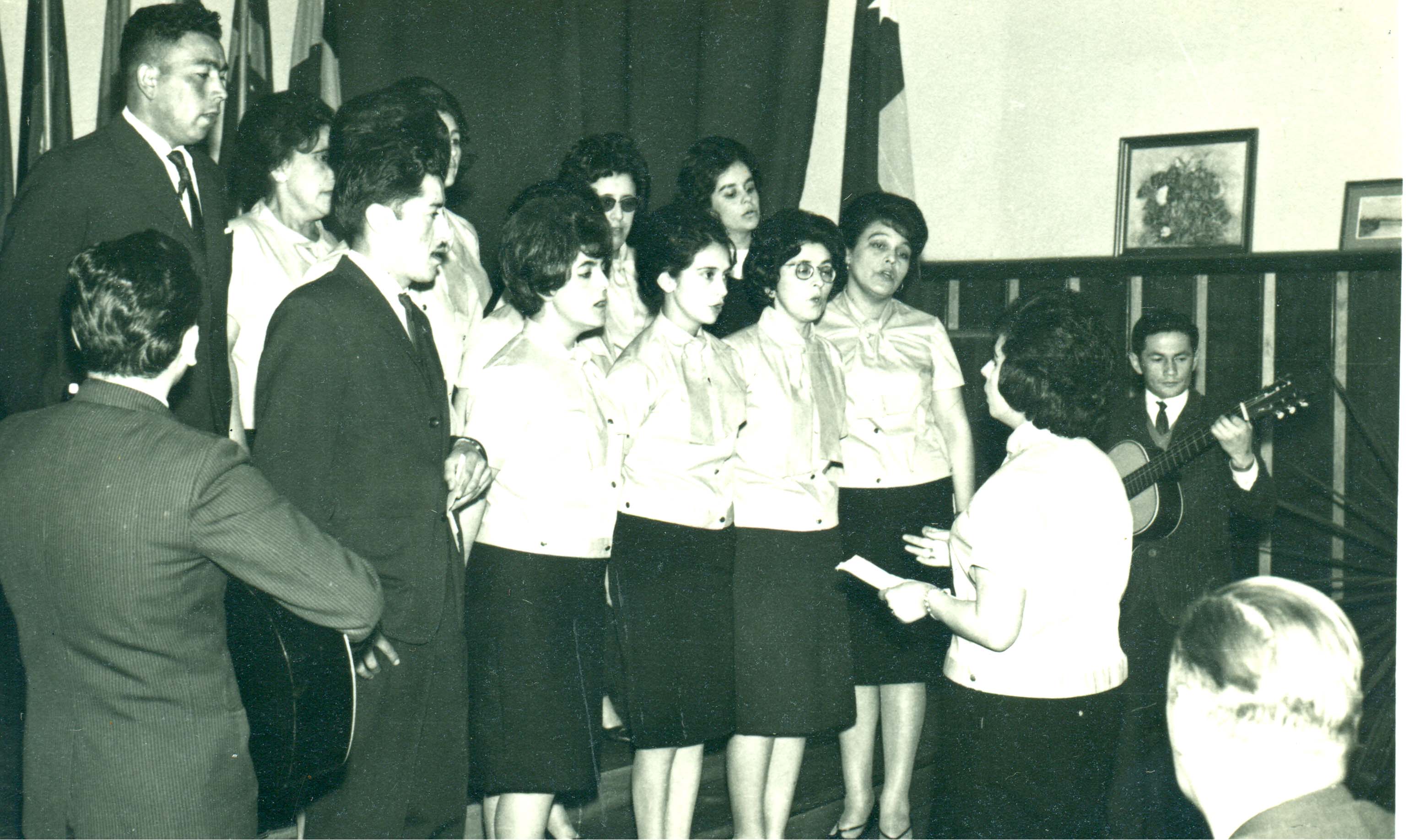 Coro de profesores de la Escuela N° 5