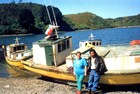 Pareja en la caleta de Angelmó Pareja en la caleta de Angelmó