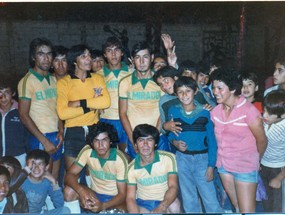 Celebración del equipo del fútbol El Mirador