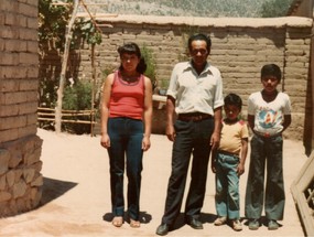 Familia Cox en su antigua casa