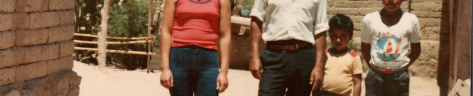 Familia Cox en su antigua casa Familia Cox en su antigua casa