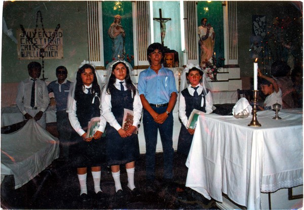 Primera comunión en la iglesia de Gualliguaica Primera comunión en la iglesia de Gualliguaica
