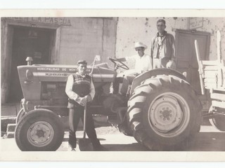 Primer tractor de la municipalidad de Monte Patria